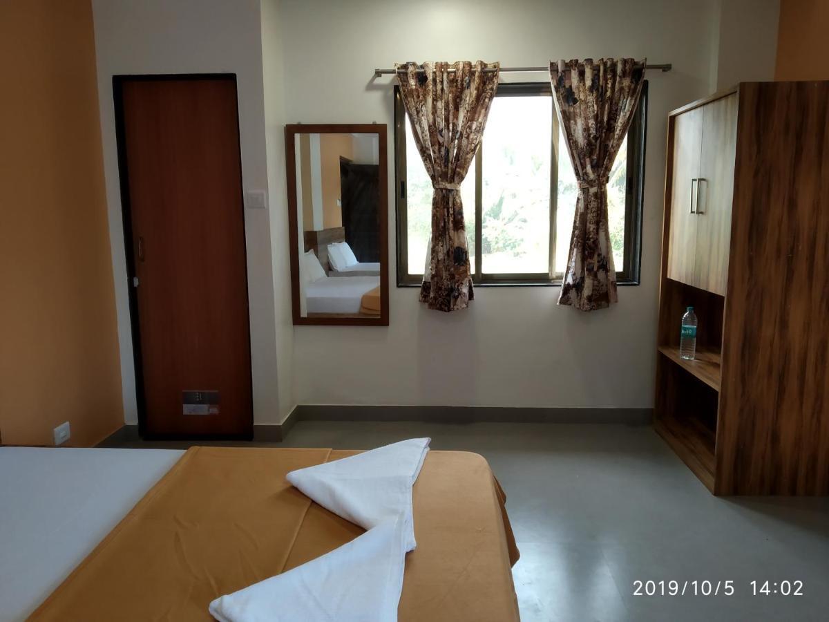 Lotus Hotel Nagaon Beach Alībāg Exterior foto