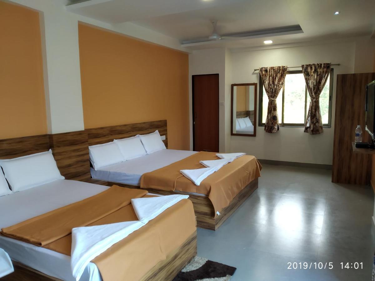 Lotus Hotel Nagaon Beach Alībāg Exterior foto