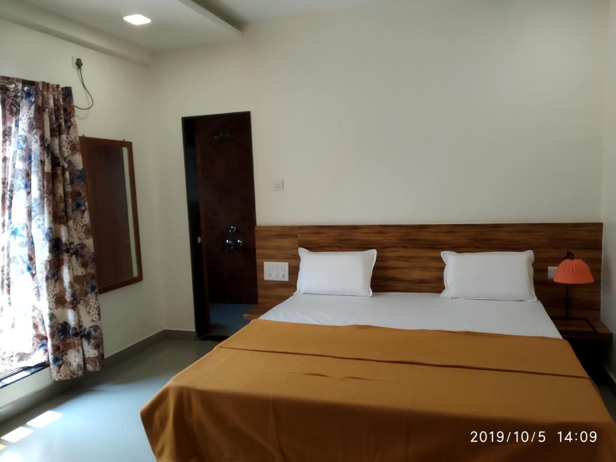 Lotus Hotel Nagaon Beach Alībāg Exterior foto