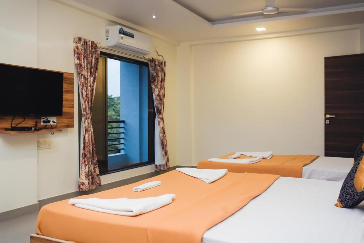 Lotus Hotel Nagaon Beach Alībāg Exterior foto